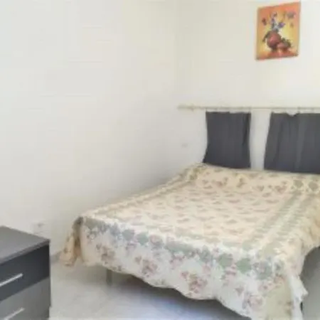 Nyaraló Marques *
